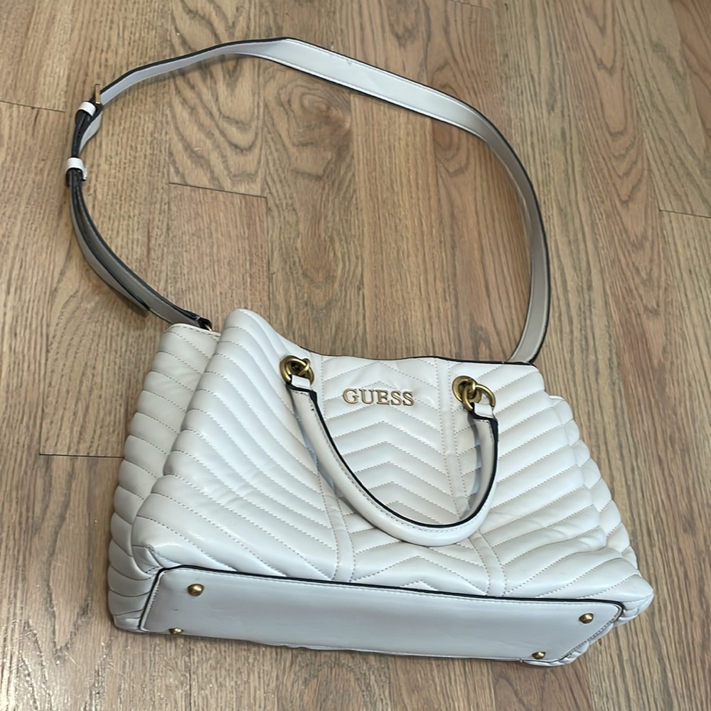 GUESS crossbody - Picture 3 of 4